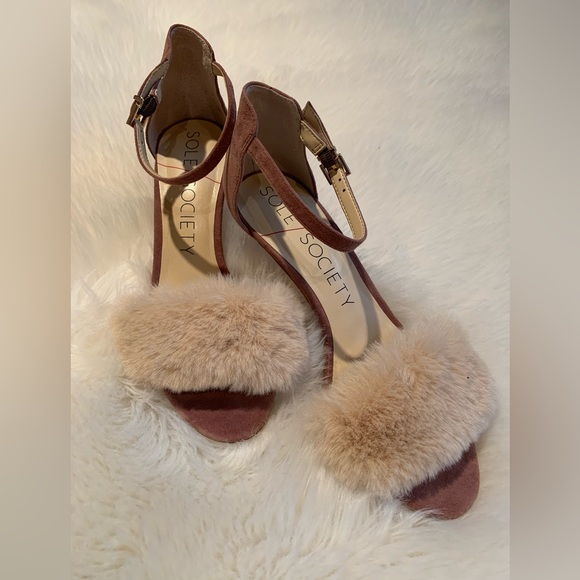 Sole Society Annaya Faux Fur Heels                    Size 8 1/2 M - Picture 2 of 4